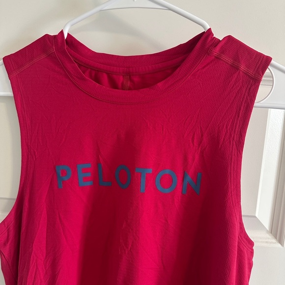 Peloton Raspberry Pink Sleeveless Workout Tank Top Size Extra Small Women’s - Picture 2 of 6
